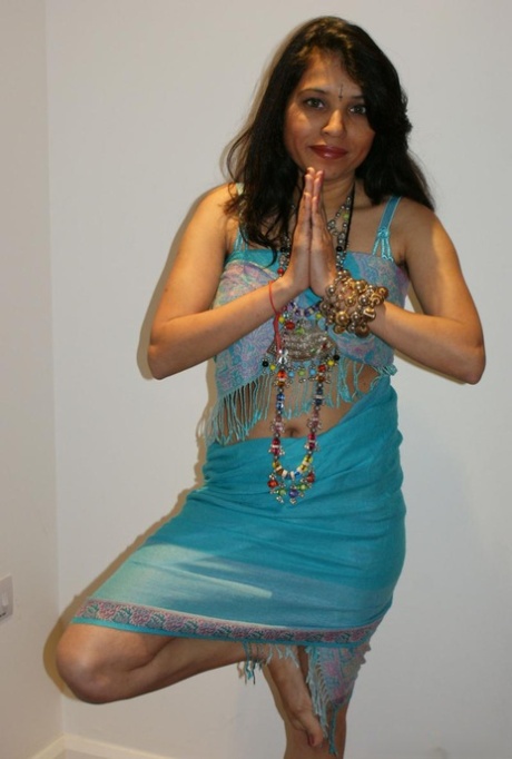 Kavya Sharma model top picture