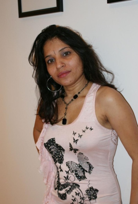 Kavya Sharma nude actress pics