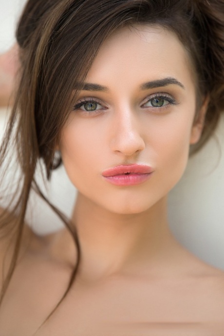 pretty face free photo