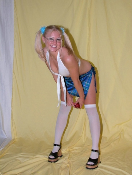 nerdy milf exclusief xxx galerijen