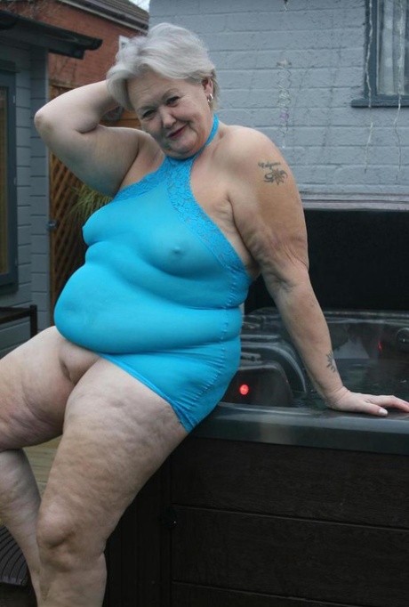 dikke oma hd heet foto