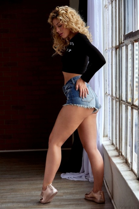 Jillisa Lynn nude actress pics
