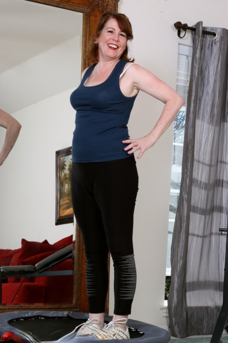mature yoga pants free pics