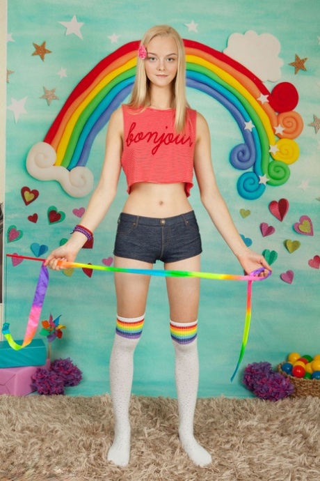 adolescente loira magra pornô legal galeria