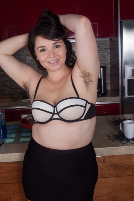 Maxine Holloway model porn pic