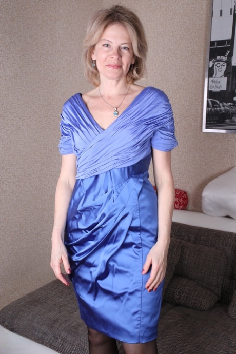 MILF gözlükleri sıcak seksi arşiv