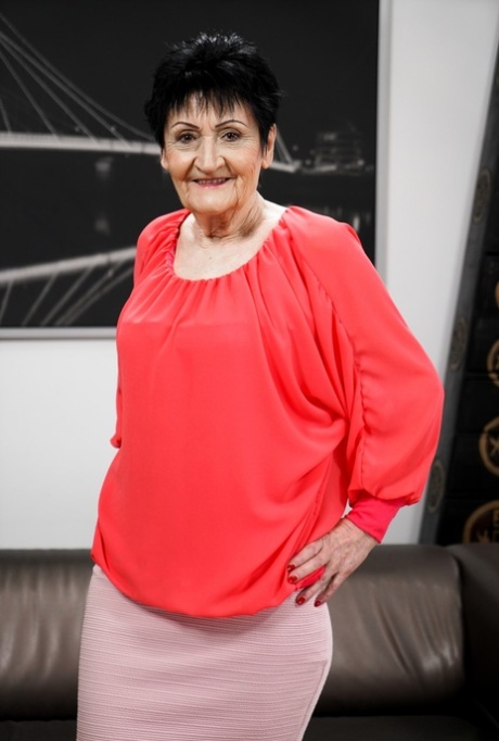 falda de abuelita sexo archivo