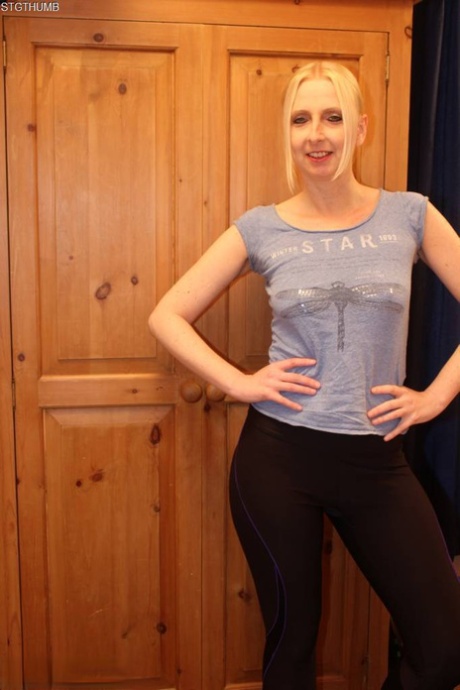 modne yogabukser erotisk kunst arkiv