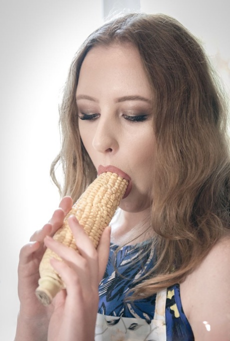 Emma Fantasy nice actress pics