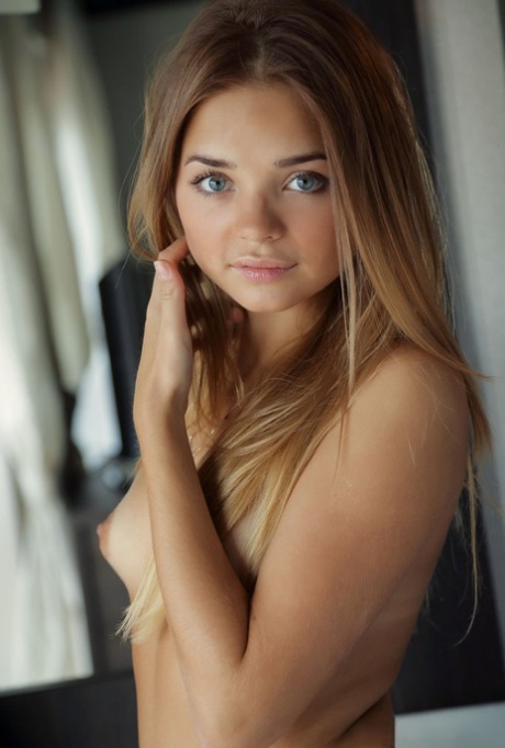 hermosa adolescente desnudo perfecto foto