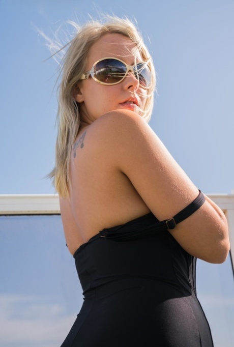 Millie Fenton free model gallery