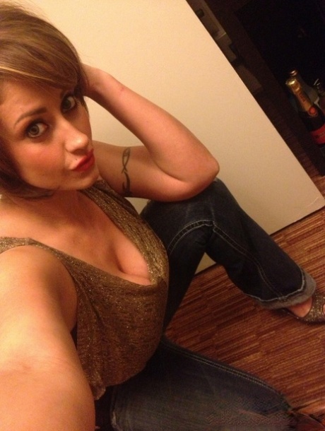 selfie di milf xxxart archivio