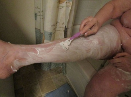 nonna rasata sesso artistico Immagine