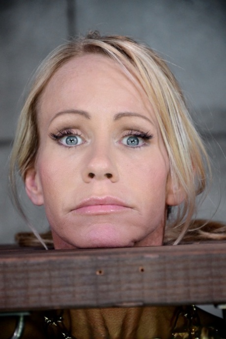 milf bdsm nus de haute qualité photo