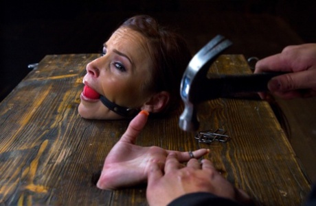 赤毛のBDSM アートxxx 写真