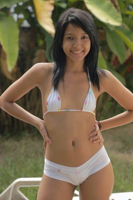 latinamerikansk bikini konst foton