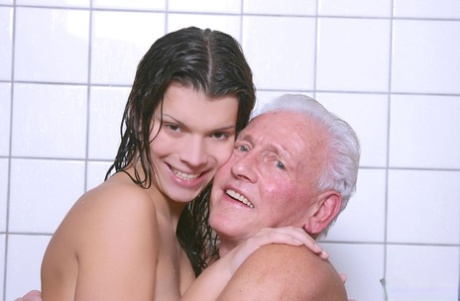 jebanje pod tušem seksi slike