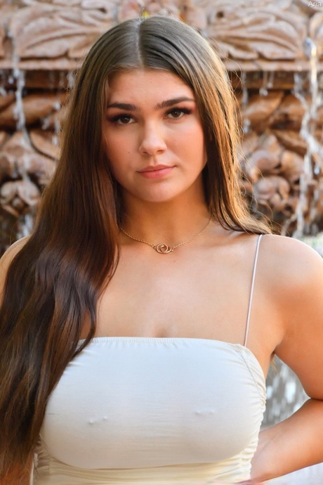 Aria Taylor model picture