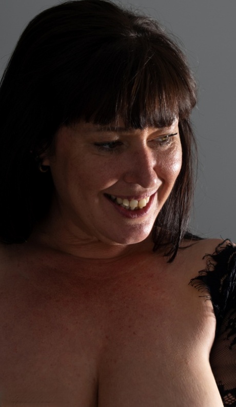 mature face free naked img