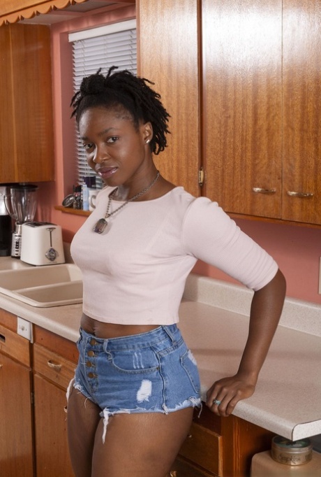 ebony shorts sexy xxx pictures