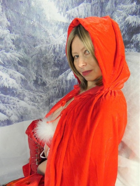 Posh Sophia model nice pics