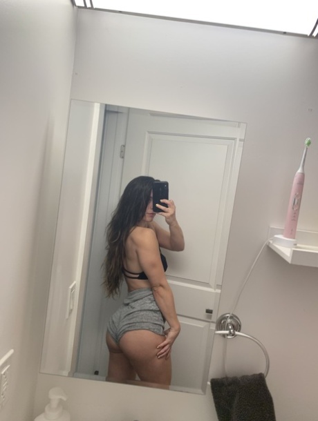 cúi xuống tự sướng sex miễn phí hình ảnh
