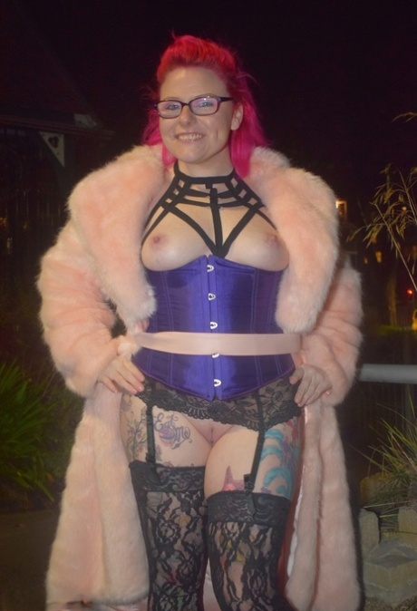 Mollie Foxxx exclusive pornstar pics