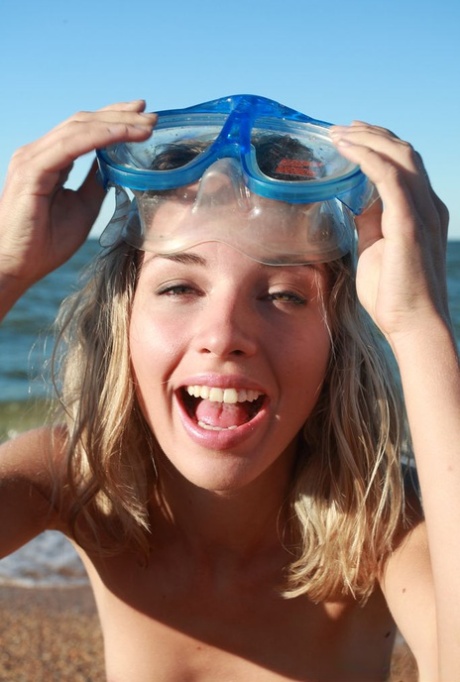 tinejdžerska plaža lijepa gola fotografija