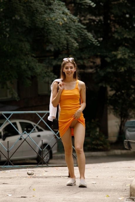 Avery Nona star hd picture