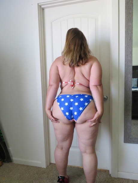 bucmasti bikini umjetnost xxx slika