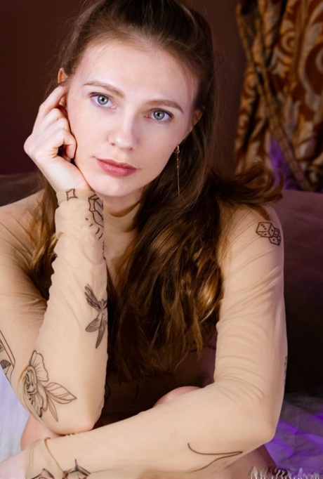 Elina De Leon model naked picture