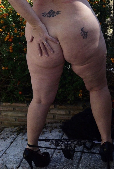big booty granny porn pictures