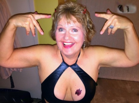 granny tattoo sexy naked photo
