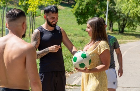 mama skupinski seks seksi akti galerije