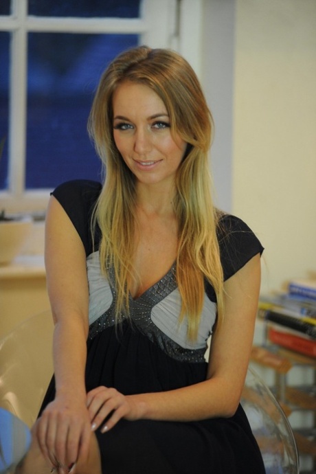 suha blondinka milf vroča gola arhiv