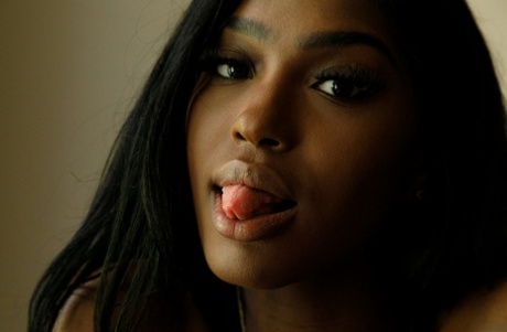 Kelsey Jones pornstar pretty pics