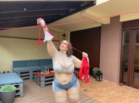 chubby shorts sex photo