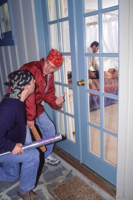 ママ輪姦 ポルノグラフィック 写真