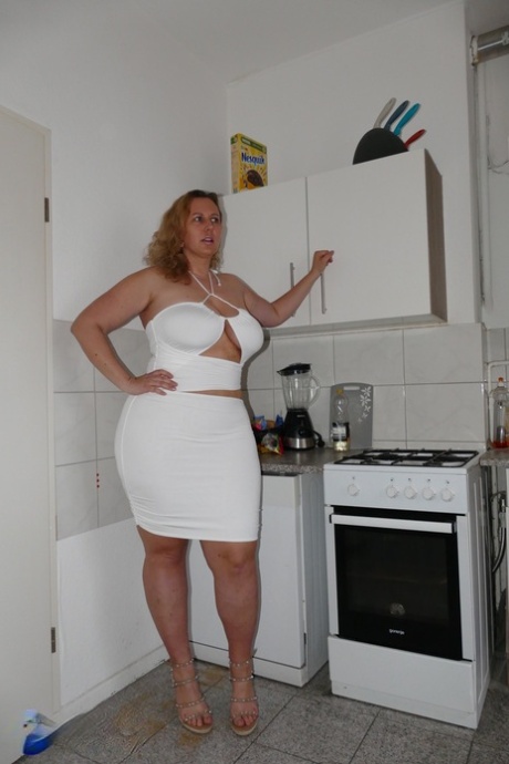 chubby mature art xxx pics