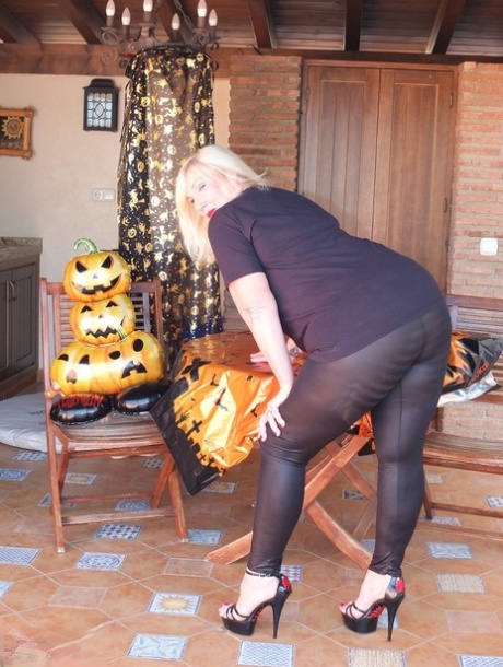 מכנסי יוגה שמנמנים סקסי חינם תמונות
