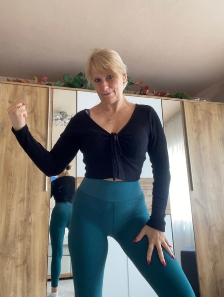 pantalon de yoga roux nus hd photo