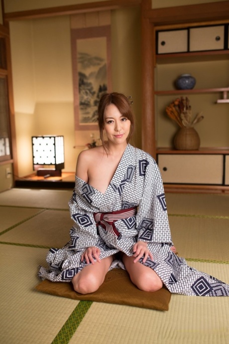 asian milf pornos image