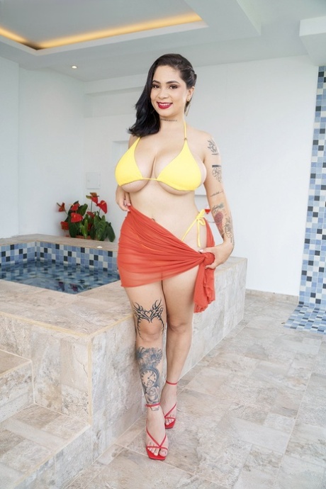 azijska učenica umjetnost porno fotografija