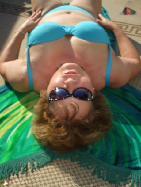 thick bikini free xxx pics