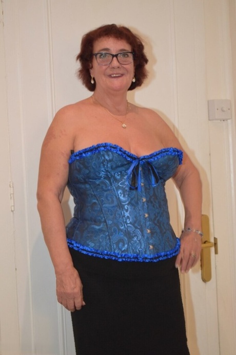 gammel tyk bedstemor voksen xxx Foto