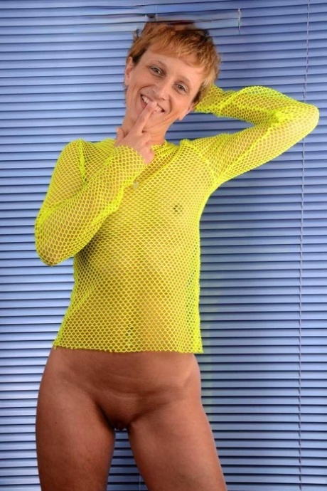 short hair skinny nude images