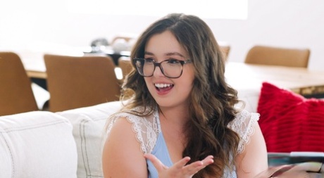 curvy glasses beautiful naked pics