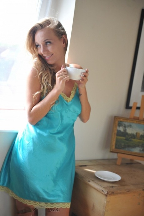 mršava plavuša milf besplatni xxx fotografije