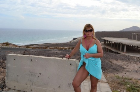 curvy glasses xxx image