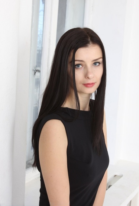 Helena Black model xxx photo